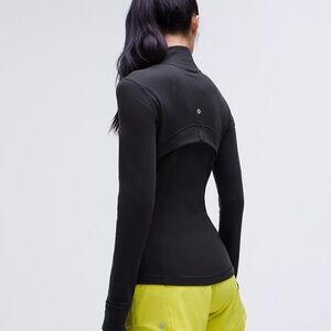 Women’s lululemon black jacket size 6